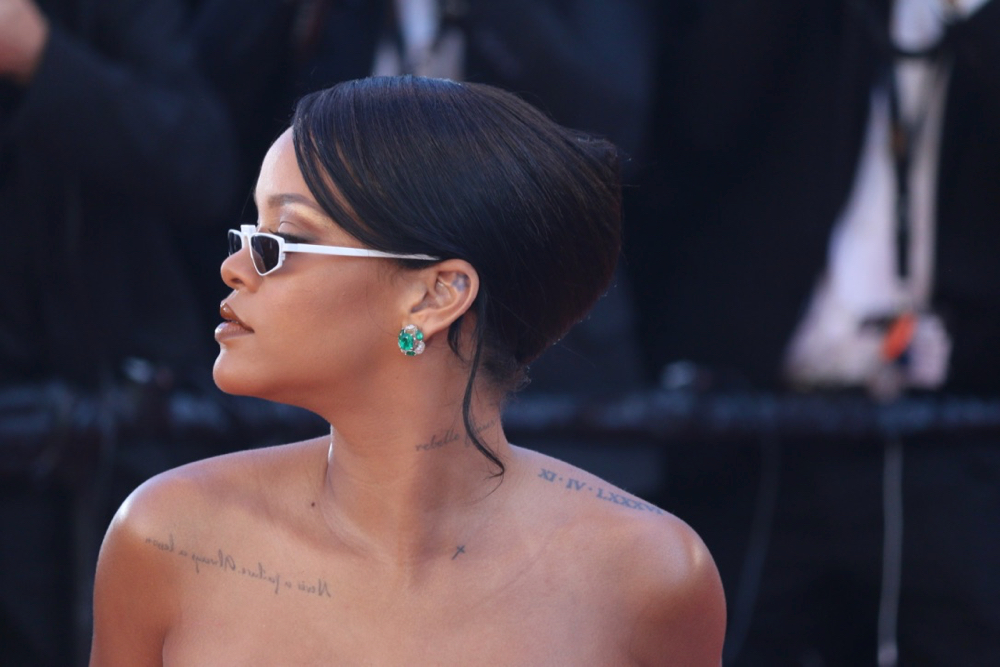 CANNES 2017 : Rihanna sur le Red Carpet (VIDEO)